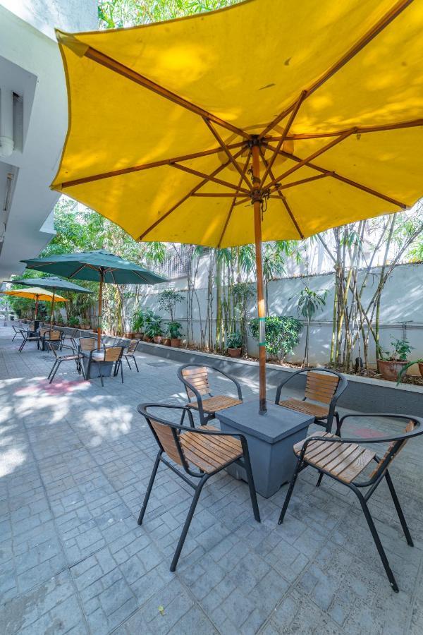Hotel Athome , Whitefields, Kondapur Haidarábád Kültér fotó