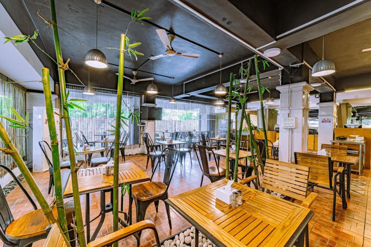 Hotel Athome , Whitefields, Kondapur Haidarábád Kültér fotó